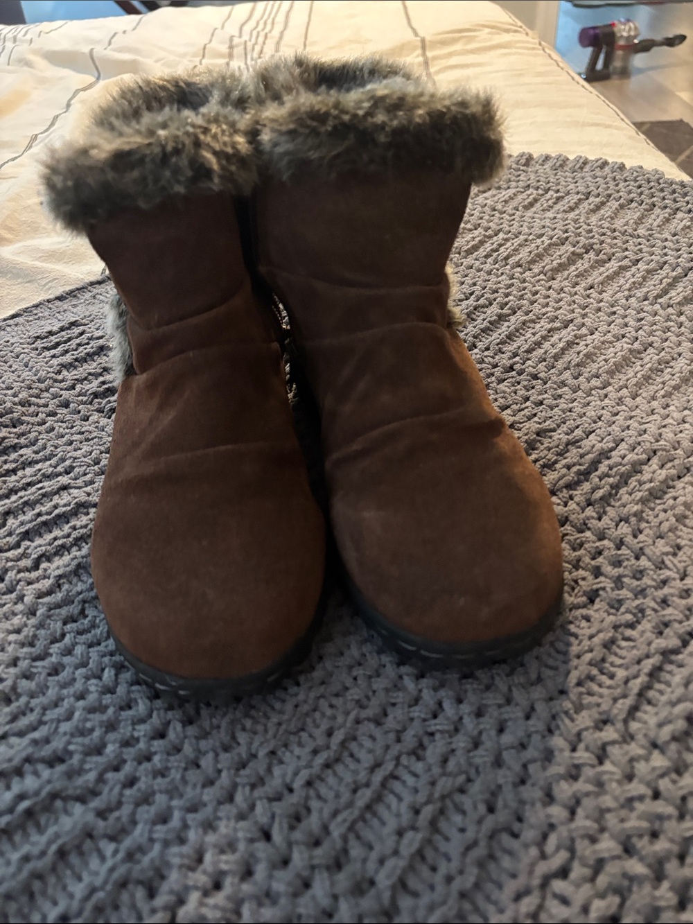 Women’s Khombu Brown Faux-Fur Winter Boots (7)